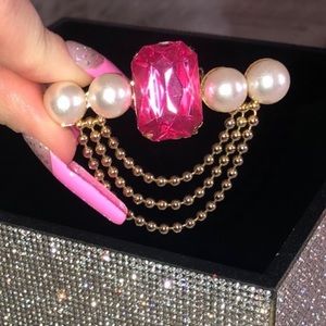 Vintage crystal pearl brooch pink dangle gold pink
